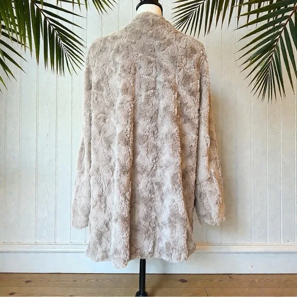 BB Dakota Tucker Wubby Draped Faux Fur Jacket Coat – Tan – Size M – NWT - Picture 5 of 16